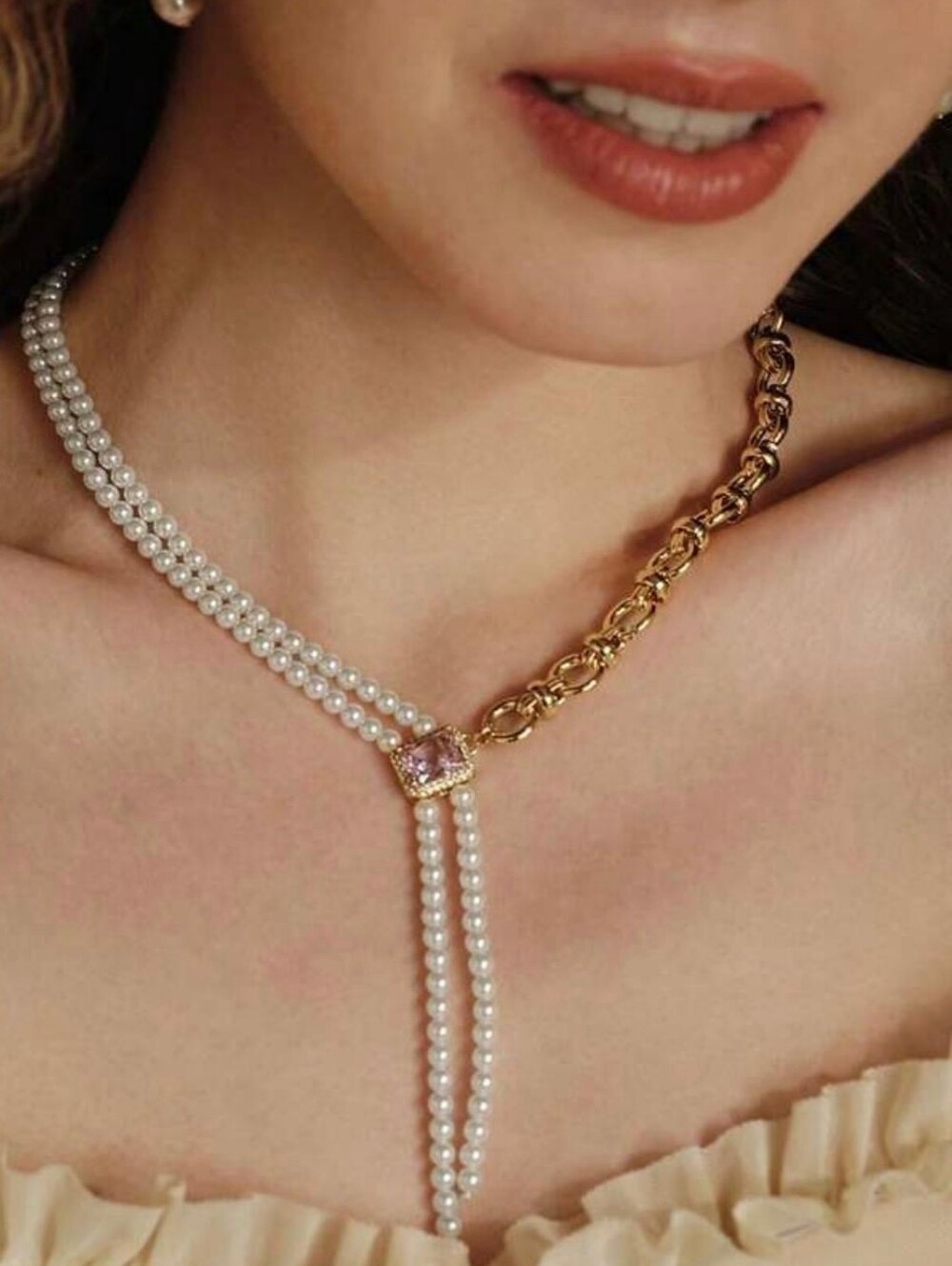 Pearl and Gold Chain Necklace